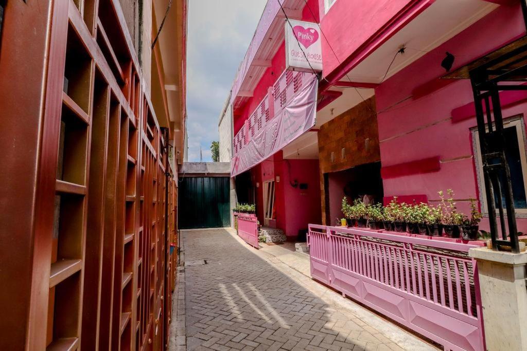 Pinky Guest House Batu Batu  Luaran gambar