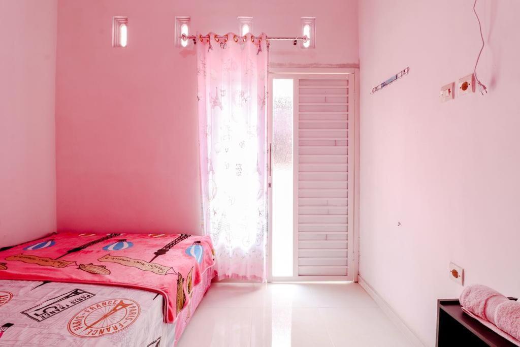 Pinky Guest House Batu Batu  Luaran gambar