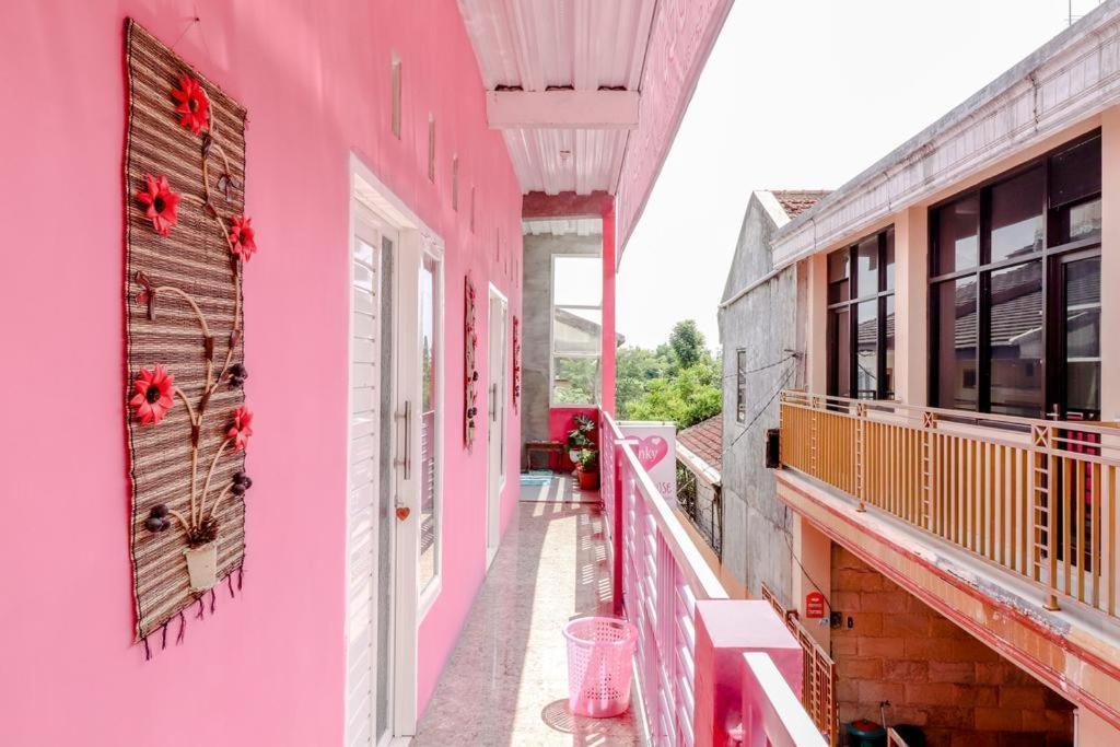 Pinky Guest House Batu Batu  Luaran gambar