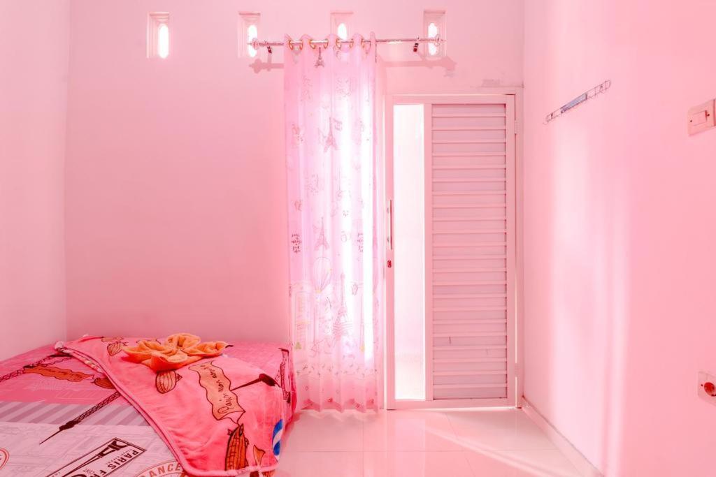Pinky Guest House Batu Batu  Luaran gambar