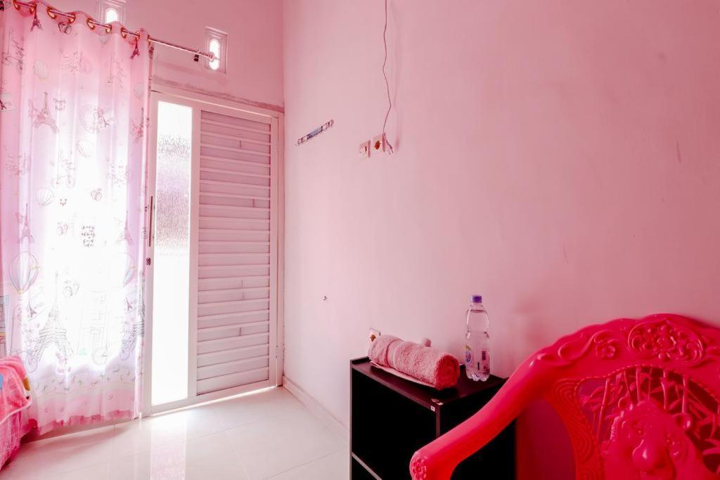 Pinky Guest House Batu Batu  Luaran gambar