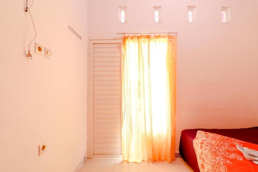 Pinky Guest House Batu Batu  Luaran gambar
